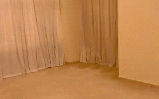 فيلا مبنية ومؤسسة للبيع في حي الصفا – 20 غرفة على أرض 1,146م² بواجهتين وفرص استخدام متعددة!